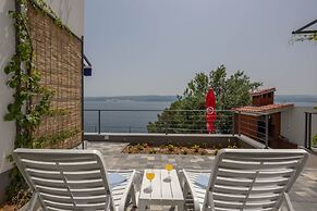 Pool Apartment Yellow Sun Omiš