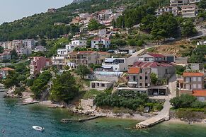 Pool Apartment Yellow Sun Omiš