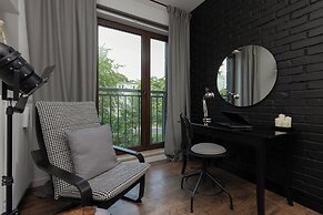 Trendy Apartment Wola by Renters