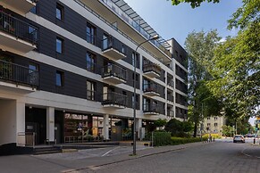 Trendy Apartment Wola by Renters