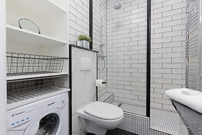 Trendy Apartment Wola by Renters