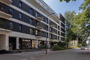 Trendy Apartment Wola by Renters