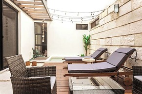 Magnificent Apartment Pool Gym