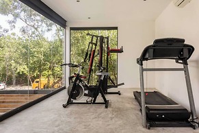 Magnificent Apartment Pool Gym
