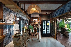 Sensations Eco-Chic Hotel