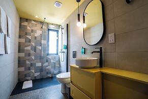 Eleven by Warren Collection