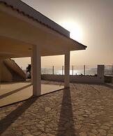 Casa baciata dal mare
