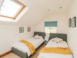 2 Dewars Farm Cottages