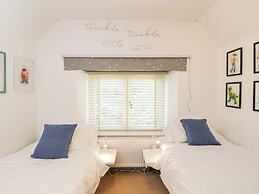 2 Dewars Farm Cottages