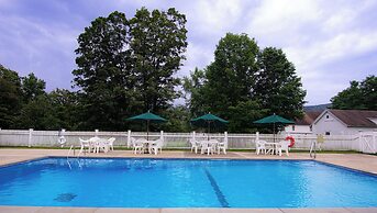 Blackberry River Inn