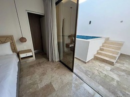 Spectacular Apartment Bridge Pool