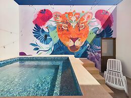 Spectacular Apartment Bridge Pool