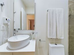 Spectacular Apartment Bridge Pool