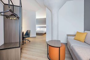 Comfort Inn & Suites Newark Liberty International Airport