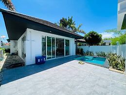 Palm Oasis Pool Villa by Pattaya Holiday