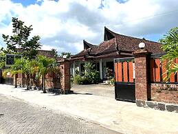 Capital O 92615 Villa Utama D'alas Purwo