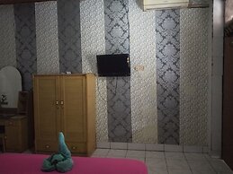 OYO 92618 Hotel Mareje Sariguna