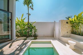 Villa Tiny - Close to Nyanyi Beach