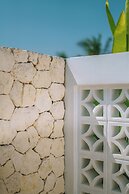 Villa Tiny - Close to Nyanyi Beach