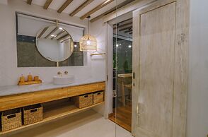 Villa Tiny - Close to Nyanyi Beach