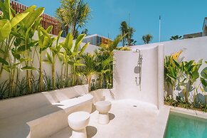 Villa Tiny - Close to Nyanyi Beach