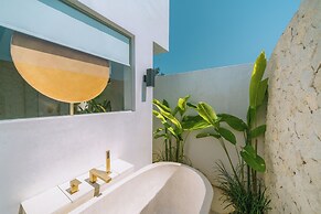 Villa Tiny - Close to Nyanyi Beach