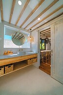 Villa Tiny - Close to Nyanyi Beach