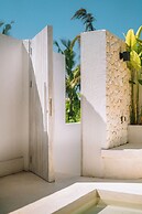 Villa Tiny - Close to Nyanyi Beach