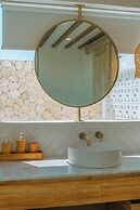 Villa Tiny - Close to Nyanyi Beach