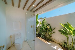 Villa Tiny - Close to Nyanyi Beach