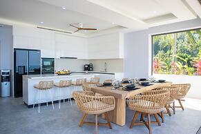 BLUE BUTTERFLY Luxury Pool Villa by Blue Mountain Villas