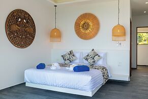 BLUE BUTTERFLY Luxury Pool Villa by Blue Mountain Villas