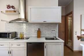 Fotiadis Family Luxury Suites by Konnect