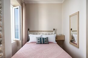 Fotiadis Family Luxury Suites by Konnect