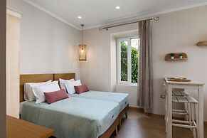 Fotiadis Family Luxury Suites by Konnect