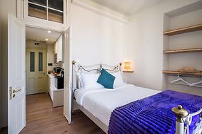 Fotiadis Family Luxury Suites by Konnect