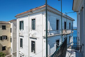 Fotiadis Family Luxury Suites by Konnect