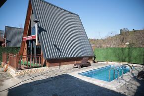 Engreens Suit Bungalov