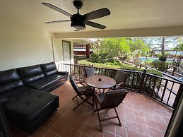 Peaceful retreat at Kalim Bay by Lofty