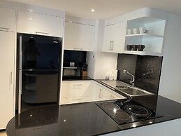 Peaceful retreat at Kalim Bay by Lofty