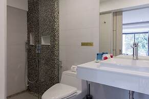 Peaceful retreat at Kalim Bay by Lofty