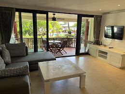 Peaceful retreat at Kalim Bay by Lofty