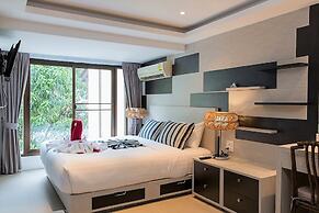 Peaceful retreat at Kalim Bay by Lofty