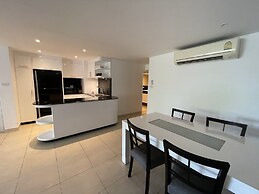 Peaceful retreat at Kalim Bay by Lofty