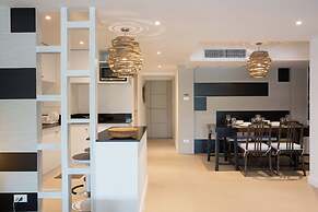 Peaceful retreat at Kalim Bay by Lofty