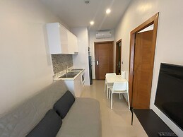 Apartment at Palmetto Condo by Lofty