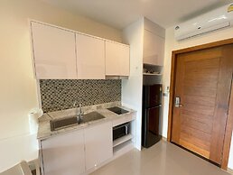 Apartment at Palmetto Condo by Lofty