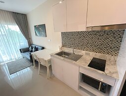 Apartment at Palmetto Condo by Lofty