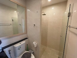 Apartment at Palmetto Condo by Lofty