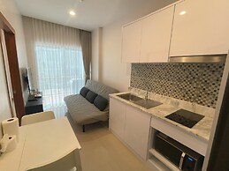 Apartment at Palmetto Condo by Lofty